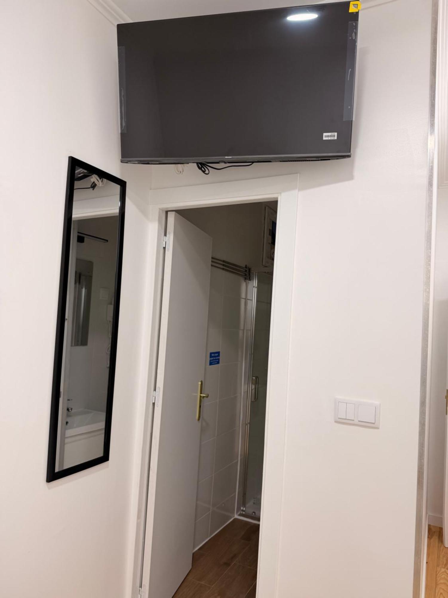 Double or Twin Room Private Bathroom